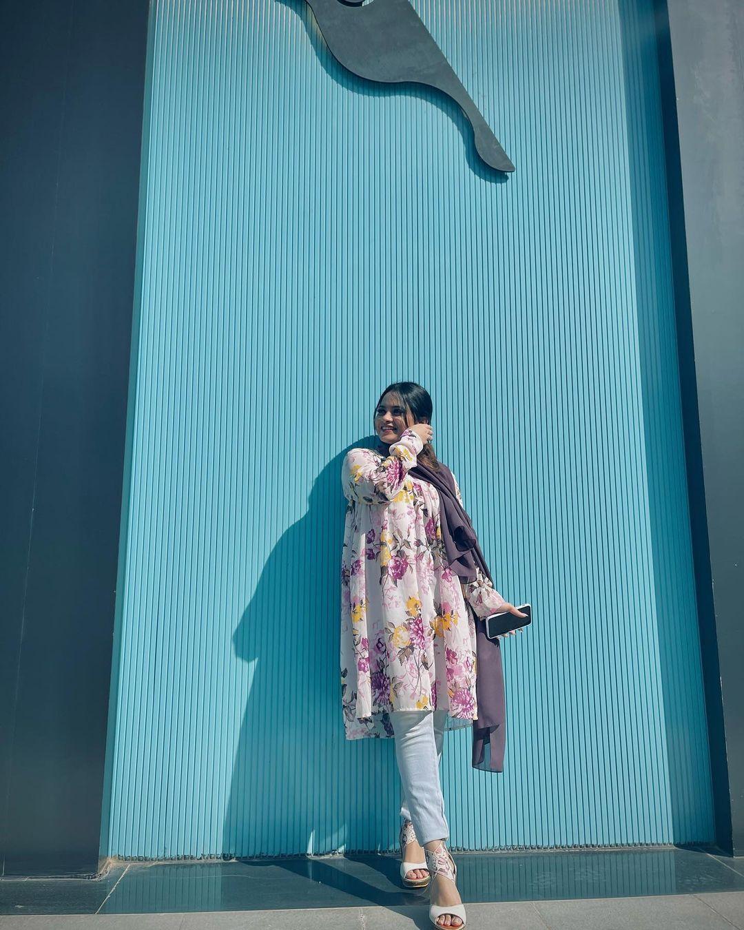 White Floral Print Knee Length Dress (GBF8004B) - G O O S E B E R Y®