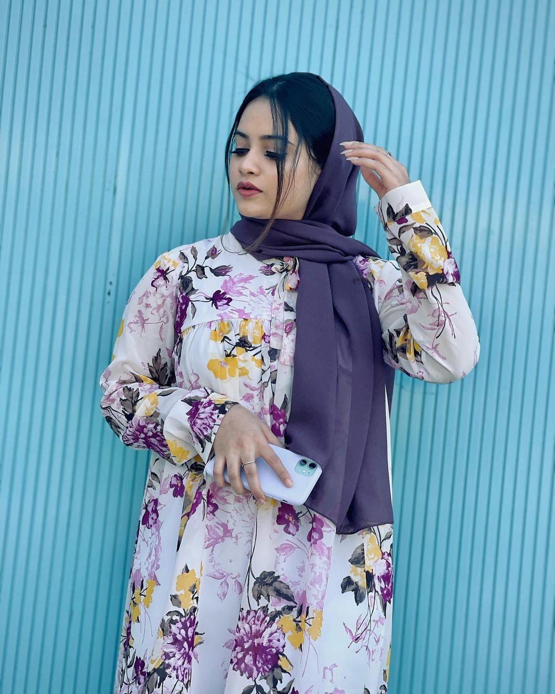 White Floral Print Knee Length Dress (GBF8004B) - G O O S E B E R Y®
