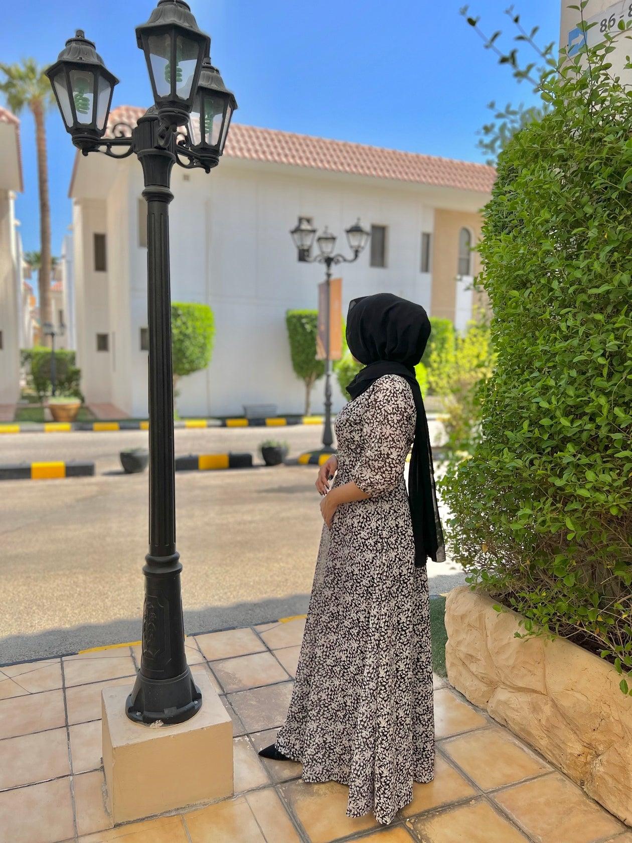 Black and White Floral Print Maxi Dress (GBF8001B) - G O O S E B E R Y®