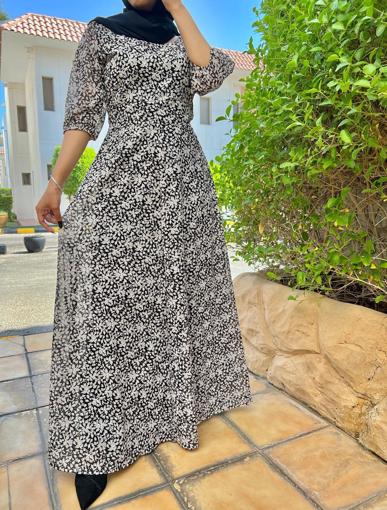Black and White Floral Print Maxi Dress (GBF8001B) - G O O S E B E R Y®