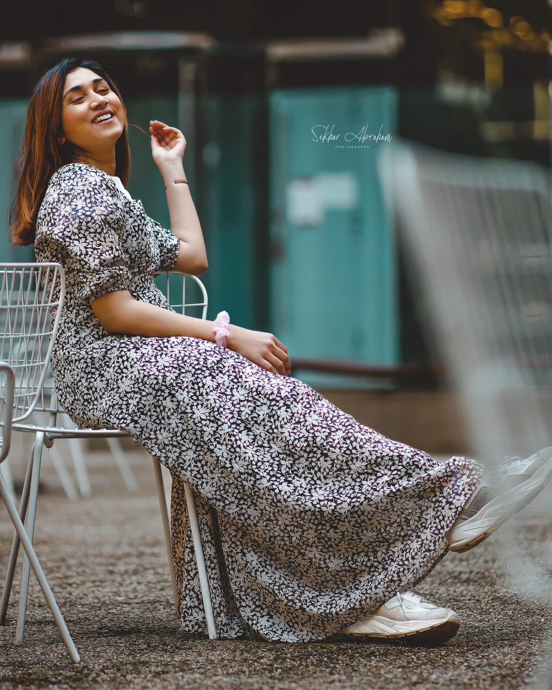 Black and White Floral Print Maxi Dress (GBF8001B) - G O O S E B E R Y®