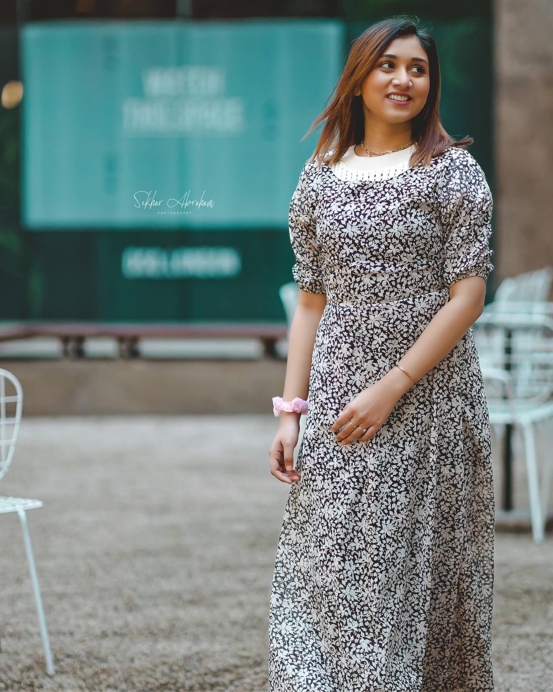 Black and White Floral Print Maxi Dress (GBF8001B) - G O O S E B E R Y®