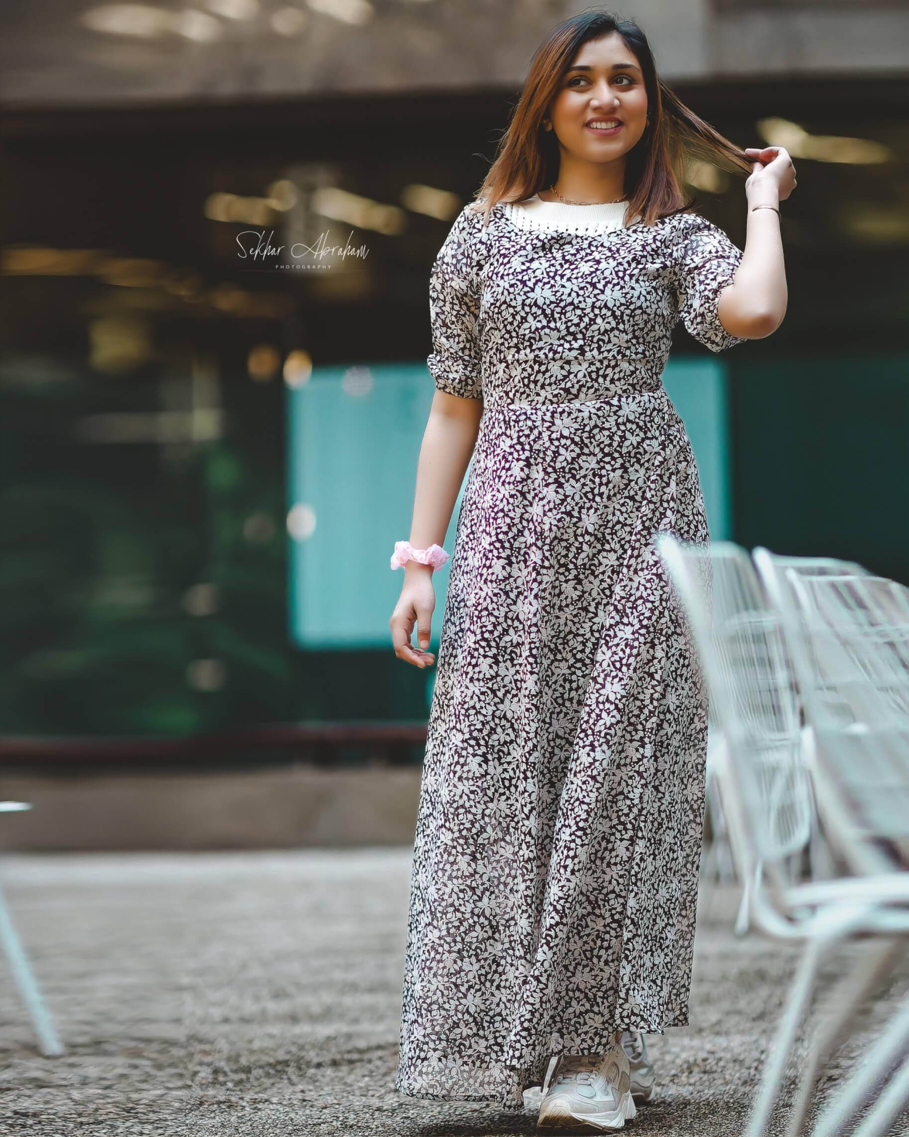 Black and White Floral Print Maxi Dress (GBF8001B) - G O O S E B E R Y®