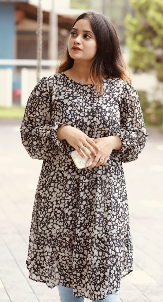 Black and White Abstract Print Dress (GBP2004)